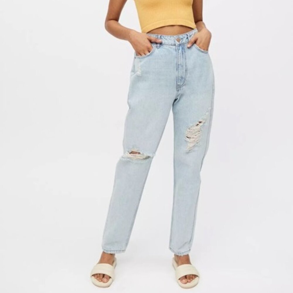 bdg high waisted mom jeans light wash‎ size size 26